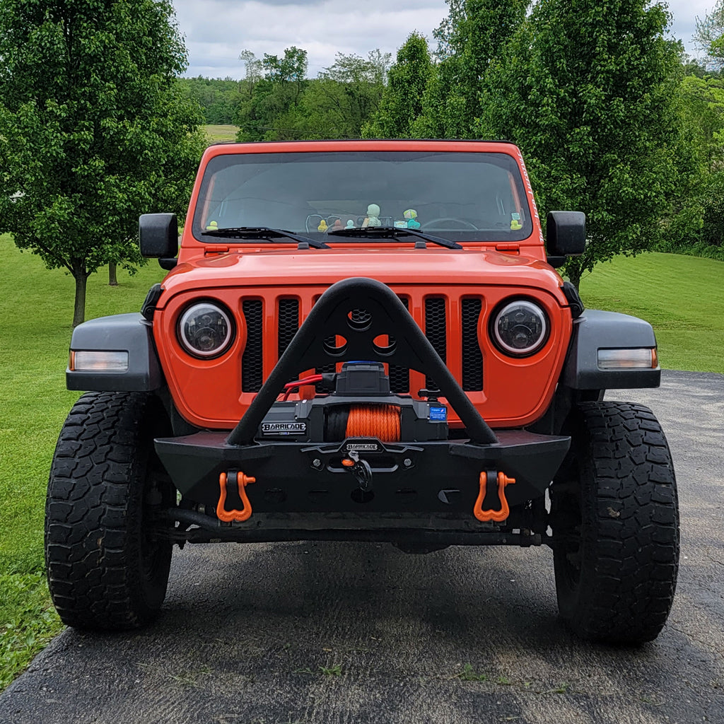 Jeep Wrangler JL with Moose Knuckle Offroad Obscene Orange Recovery shackles Barricade winch and Orange synthetic winch rope | Duck Duck