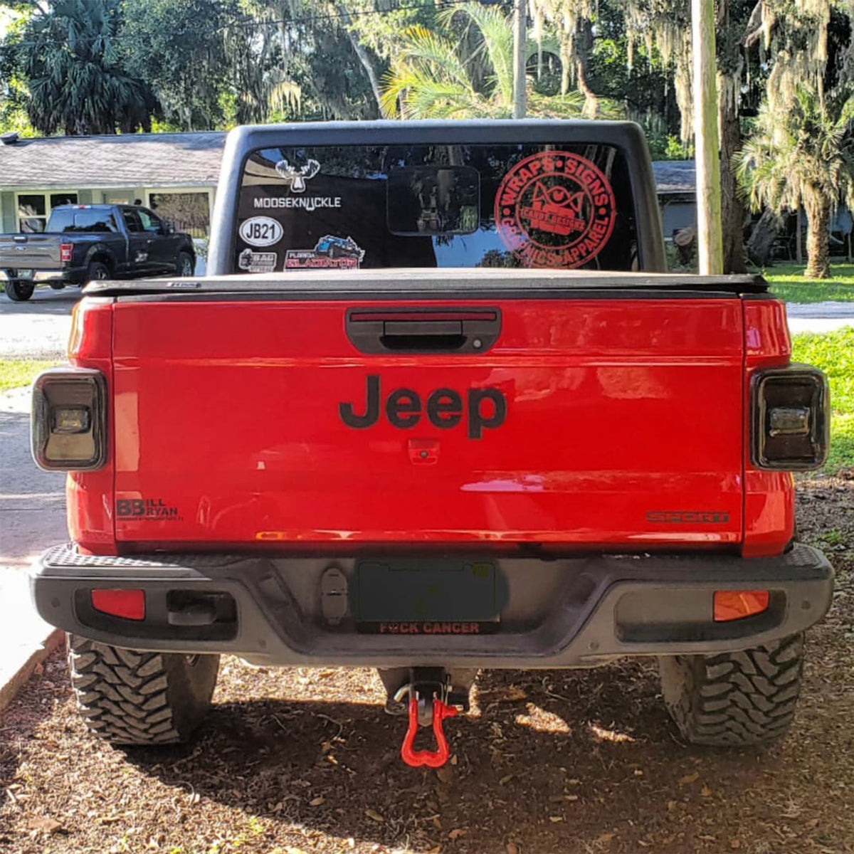 Red Jeep Shackle JT Gladiator Mohawk Hitch Receiver | Moose Knuckle Offroad